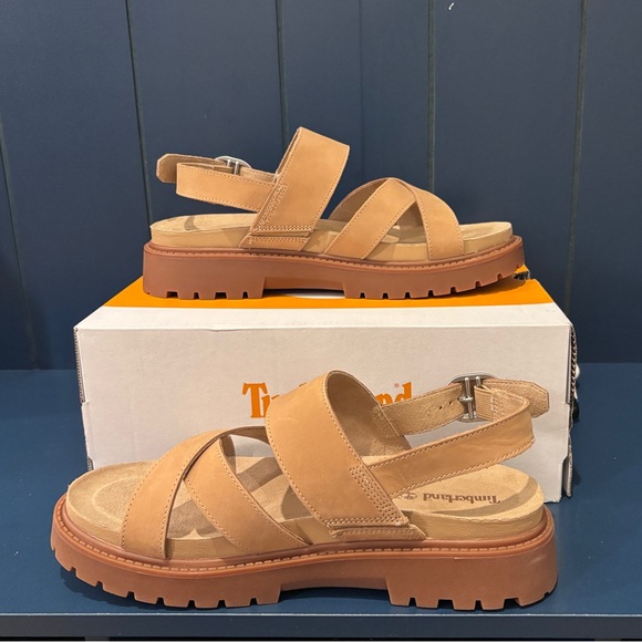 Timberland Shoes - New n’Box Timberland W’s Sz 9.5 Clairemont Way CrsStrap Sandal Med Beige Nubuck